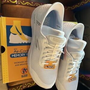 Skechers White Slip-On Athletic Sneakers Womens 10 Wide